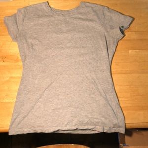 Plain gray shirt sleeve shirt